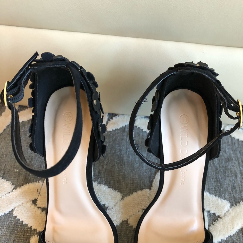 LAST PAIR SIZE: 5.5 RETRO PIN-UP STYLE HEELS - Picture 3 of 7